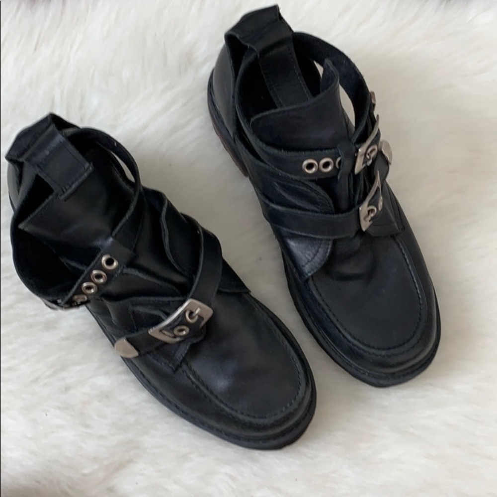 Kids made here | black leather buckle moto boot